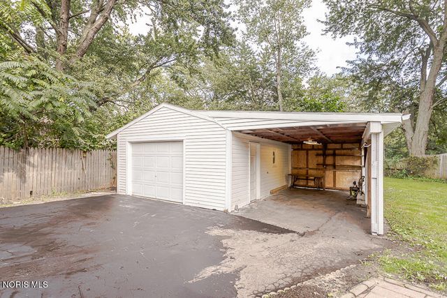 1002 Park Lane, Toledo, OH 43615