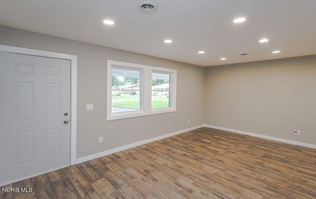1002 Park Lane, Toledo, OH 43615