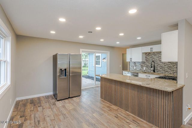 1002 Park Lane, Toledo, OH 43615
