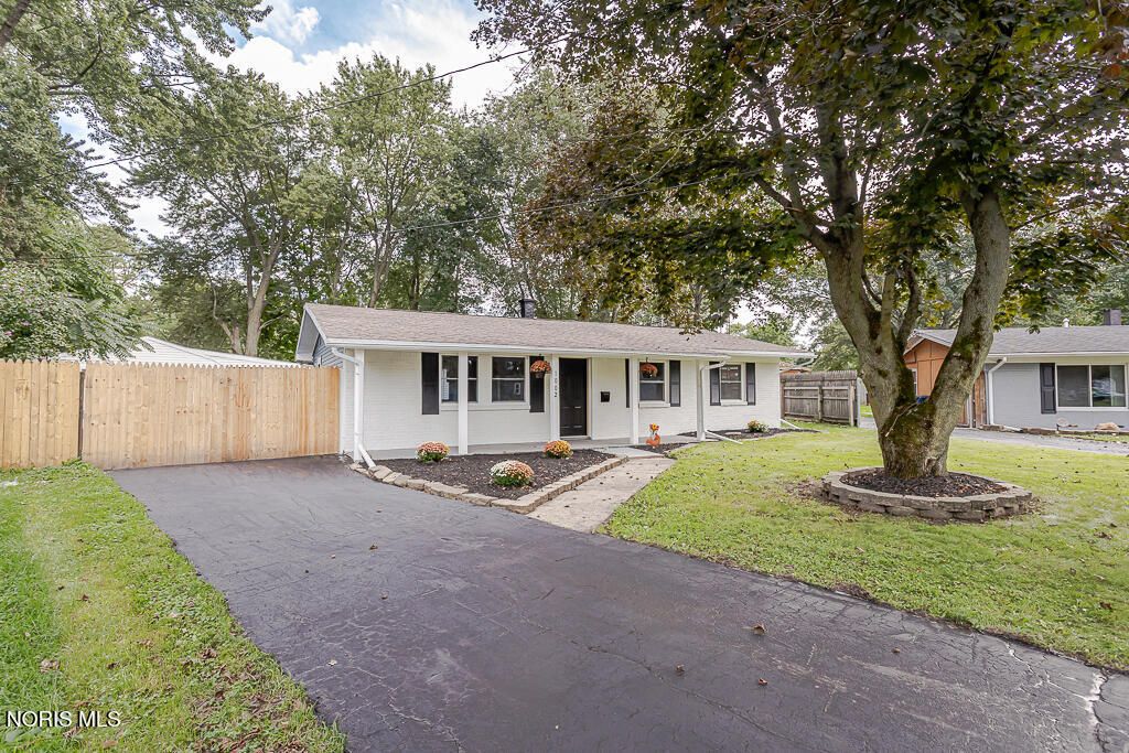 1002 Park Lane, Toledo, OH 43615