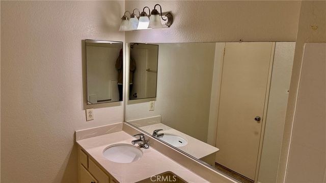 25152 Steinbeck, Stevenson Ranch, CA 91381