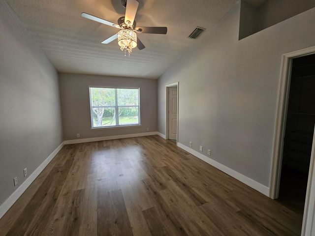 9749 Porta Leona Lane, Boynton Beach, FL 33472