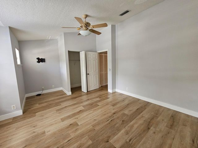 9749 Porta Leona Lane, Boynton Beach, FL 33472