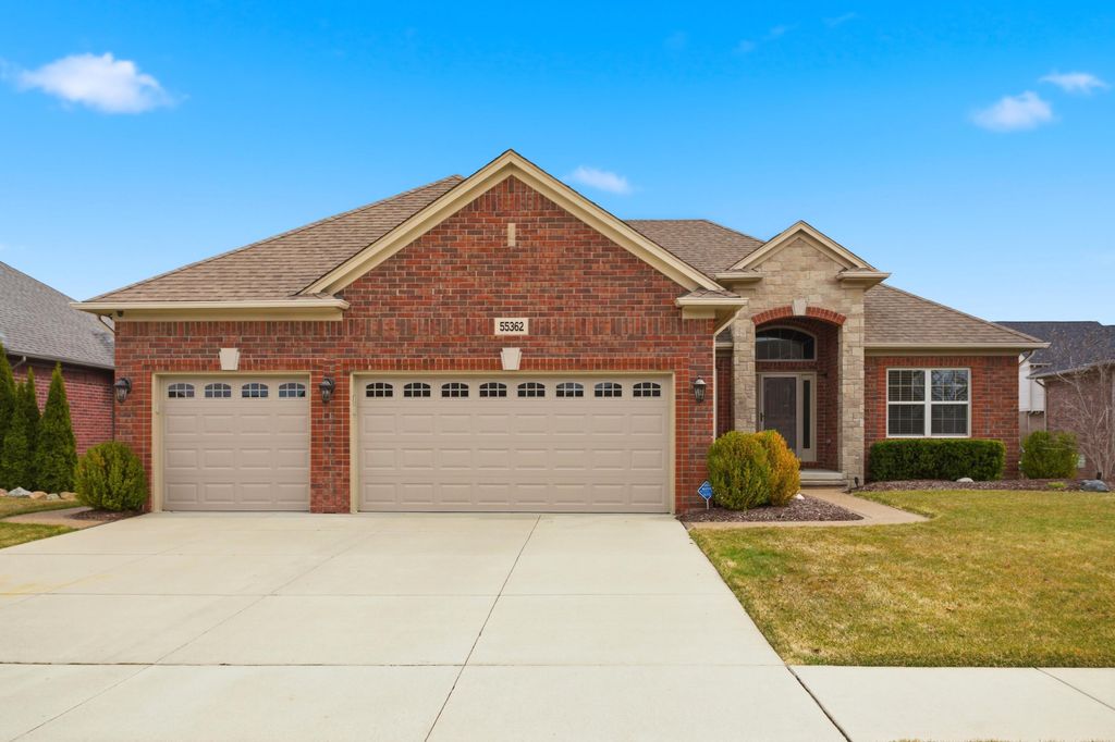 55362 Trevino Drive, Macomb Twp, MI 48042