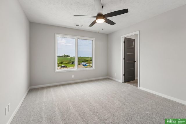 5719 N 199th Street, Elkhorn, NE 68022