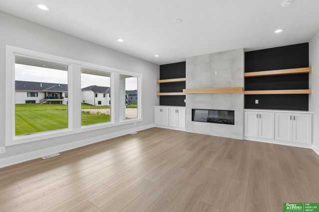 5719 N 199th Street, Elkhorn, NE 68022