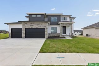 5719 N 199th Street, Elkhorn, NE 68022