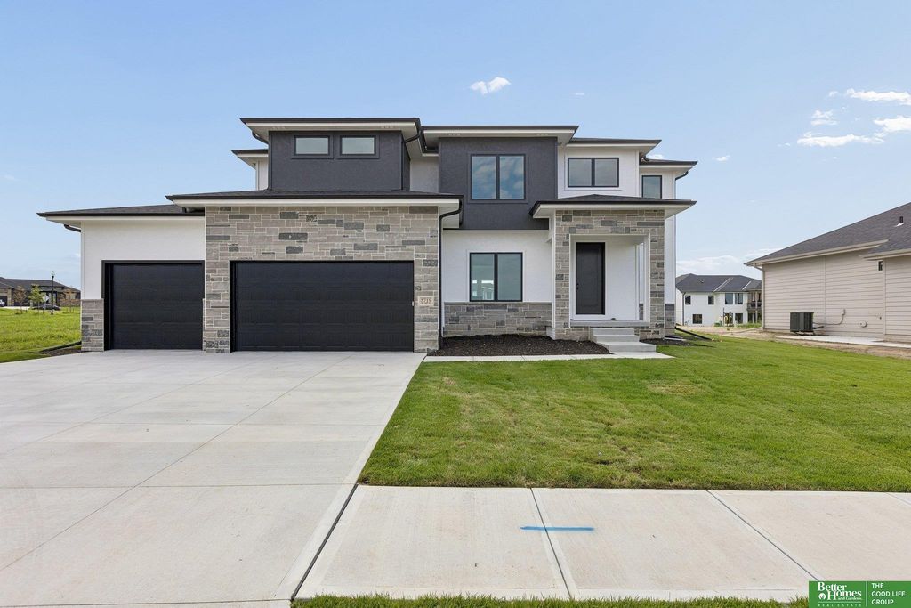 5719 N 199th Street, Elkhorn, NE 68022