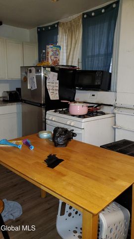 123 Clinton Street, Albany, NY 12202