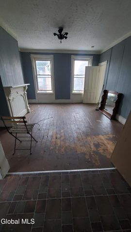 123 Clinton Street, Albany, NY 12202