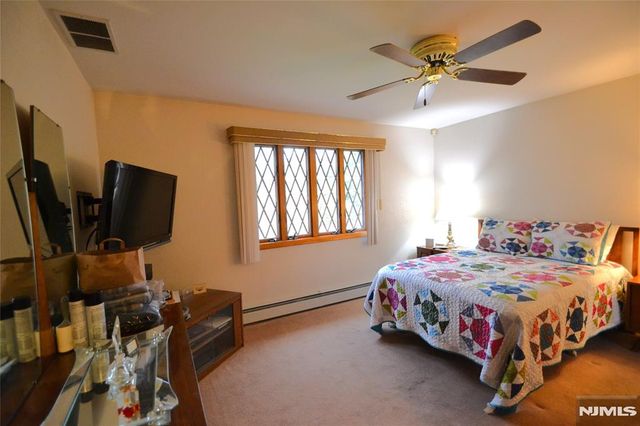 16 Essex Street, Clifton, NJ 07014