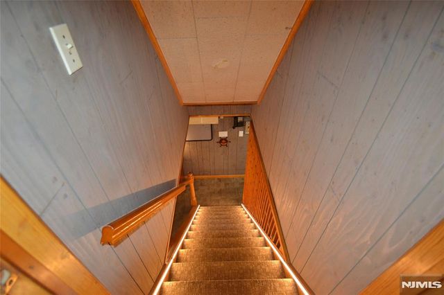 16 Essex Street, Clifton, NJ 07014