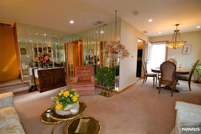 16 Essex Street, Clifton, NJ 07014