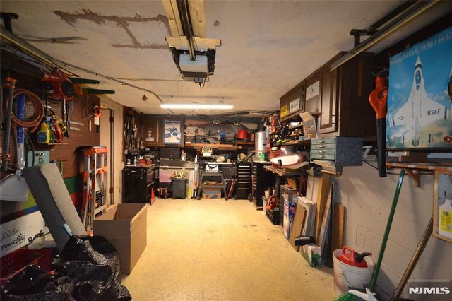 16 Essex Street, Clifton, NJ 07014