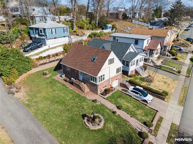 16 Essex Street, Clifton, NJ 07014