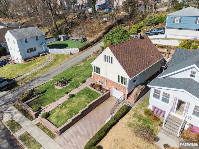 16 Essex Street, Clifton, NJ 07014