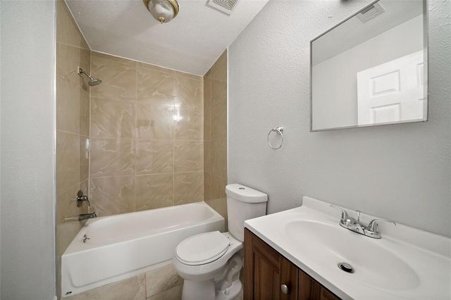 2423 Lucas Street A-B, Houston, TX 77026