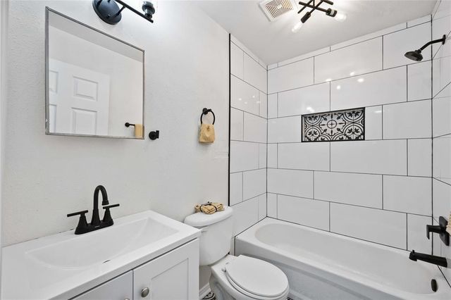 2423 Lucas Street A-B, Houston, TX 77026