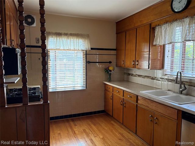 3529 Sherbourne Road, Detroit, MI 48221