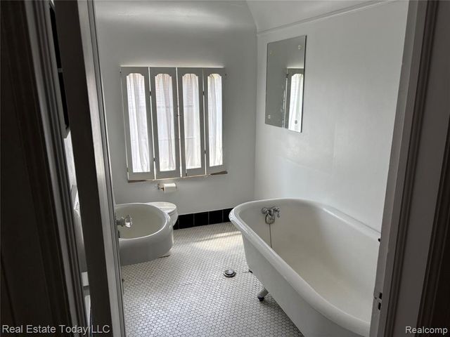 3529 Sherbourne Road, Detroit, MI 48221