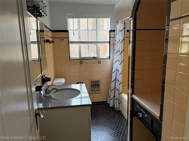 3529 Sherbourne Road, Detroit, MI 48221