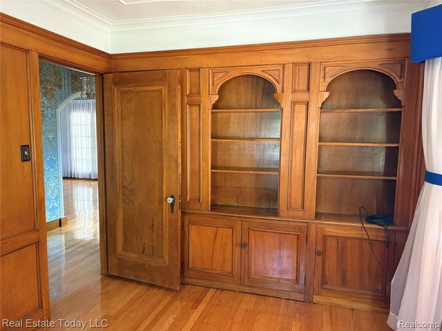 3529 Sherbourne Road, Detroit, MI 48221