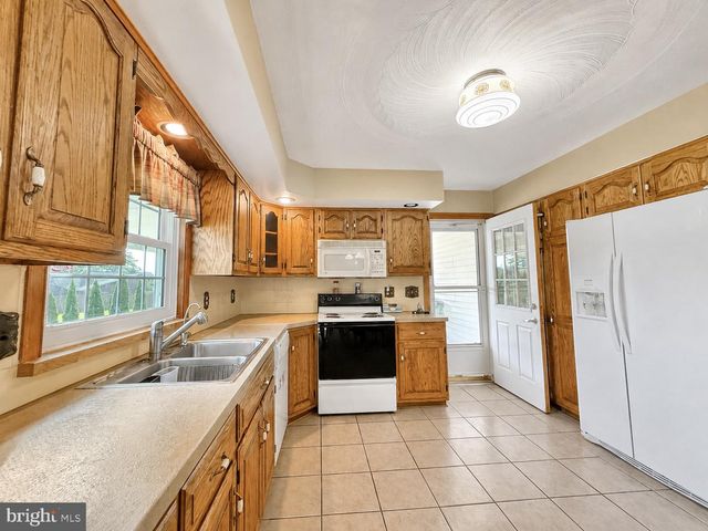 420 LINCOLN ST, Northumberland, PA 17857