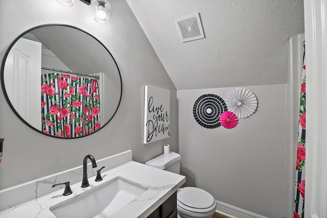 9407 St Croix Way, Mont Belvieu, TX 77523