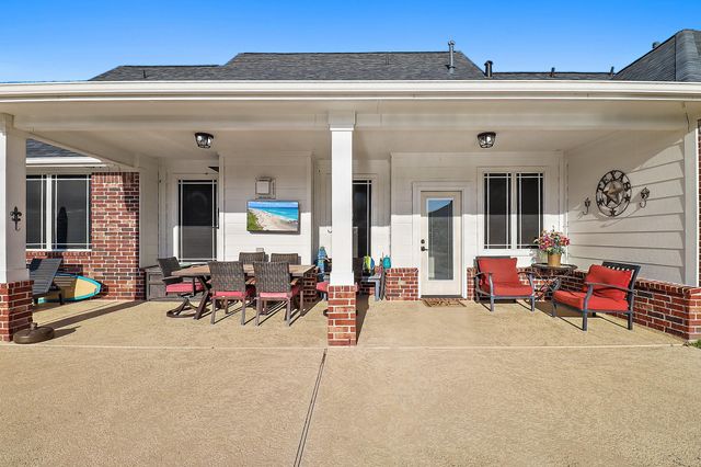 9407 St Croix Way, Mont Belvieu, TX 77523