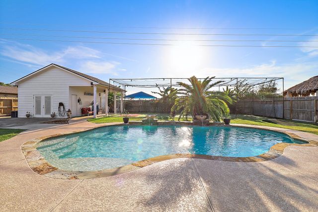 9407 St Croix Way, Mont Belvieu, TX 77523