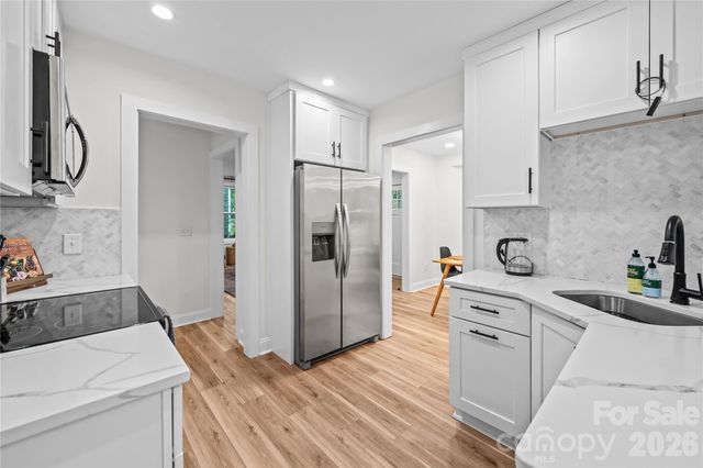 3021 Dogwood Avenue, Charlotte, NC 28206