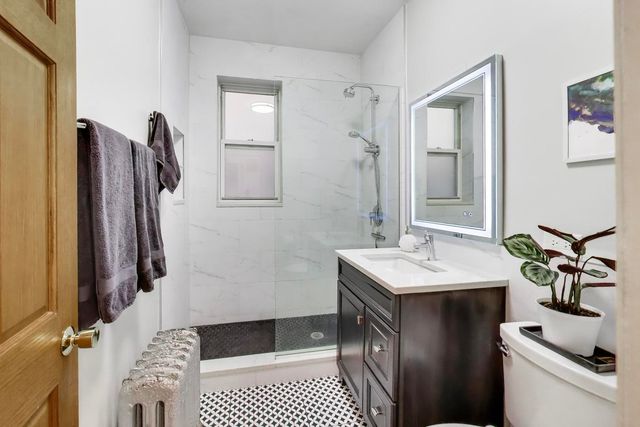 5251 N Winthrop Avenue 2, Chicago, IL 60640