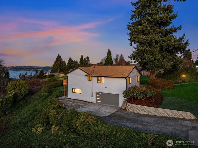 1298 SW 301st Street, Federal Way, WA 98023