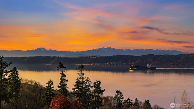 1298 SW 301st Street, Federal Way, WA 98023