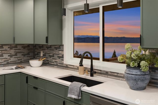 1298 SW 301st Street, Federal Way, WA 98023