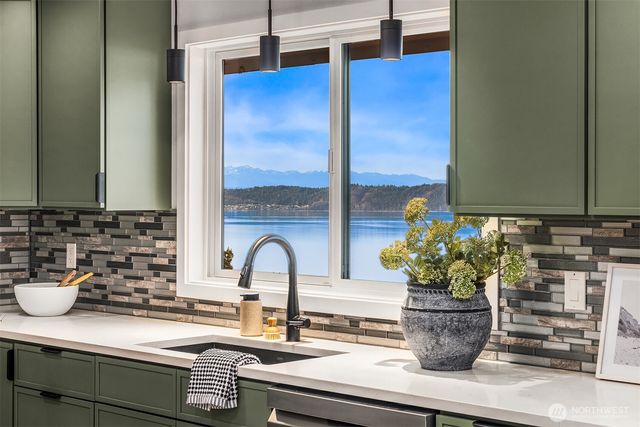 1298 SW 301st Street, Federal Way, WA 98023