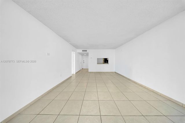 9360 Fontainebleau Boulevard 208, Miami, FL 33172