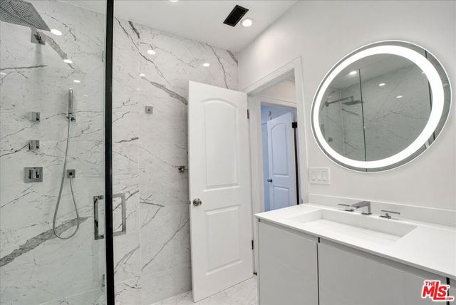 934 N Sweetzer Avenue, West Hollywood, CA 90069