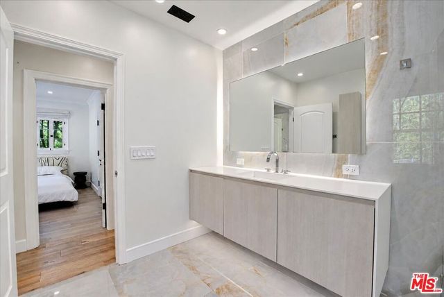934 N Sweetzer Avenue, West Hollywood, CA 90069
