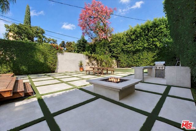 934 N Sweetzer Avenue, West Hollywood, CA 90069