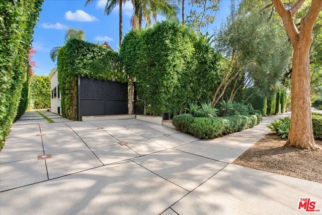 934 N Sweetzer Avenue, West Hollywood, CA 90069