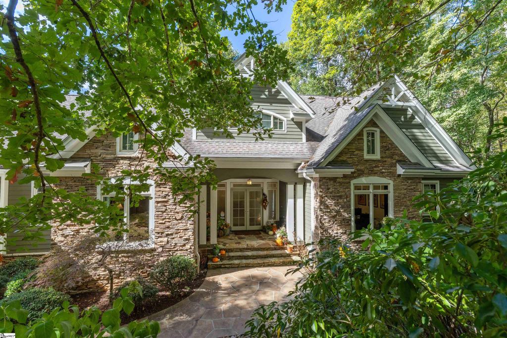 913 High Knoll Way, Travelers Rest, SC 29690