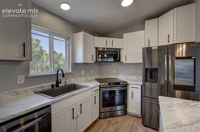 2150 Heathercrest Drive, Colorado Springs, CO 80915