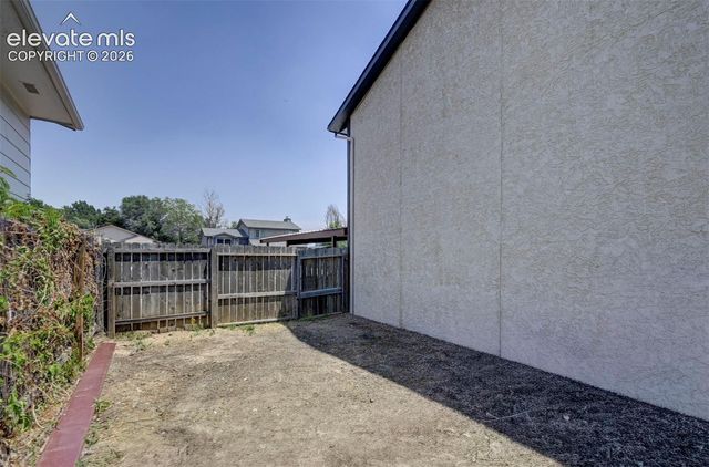 2150 Heathercrest Drive, Colorado Springs, CO 80915