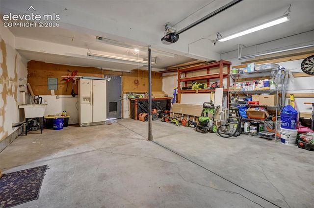 2150 Heathercrest Drive, Colorado Springs, CO 80915