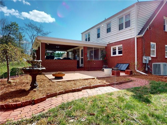 224 Country Club Road, Mount Airy, NC 27030