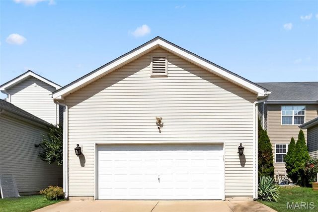 84 Shire Drive, Lake St Louis, MO 63367