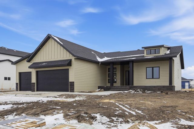 4270 Bristlecone Loop S, Fargo, ND 58104