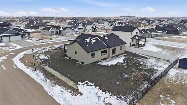 4270 Bristlecone Loop S, Fargo, ND 58104