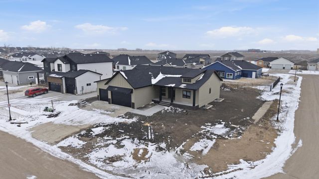4270 Bristlecone Loop S, Fargo, ND 58104